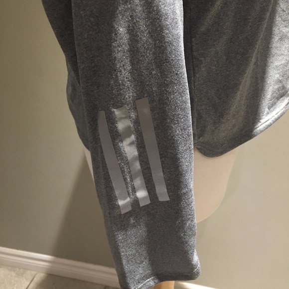 Adidas women’s shirt - Picture 5 of 8